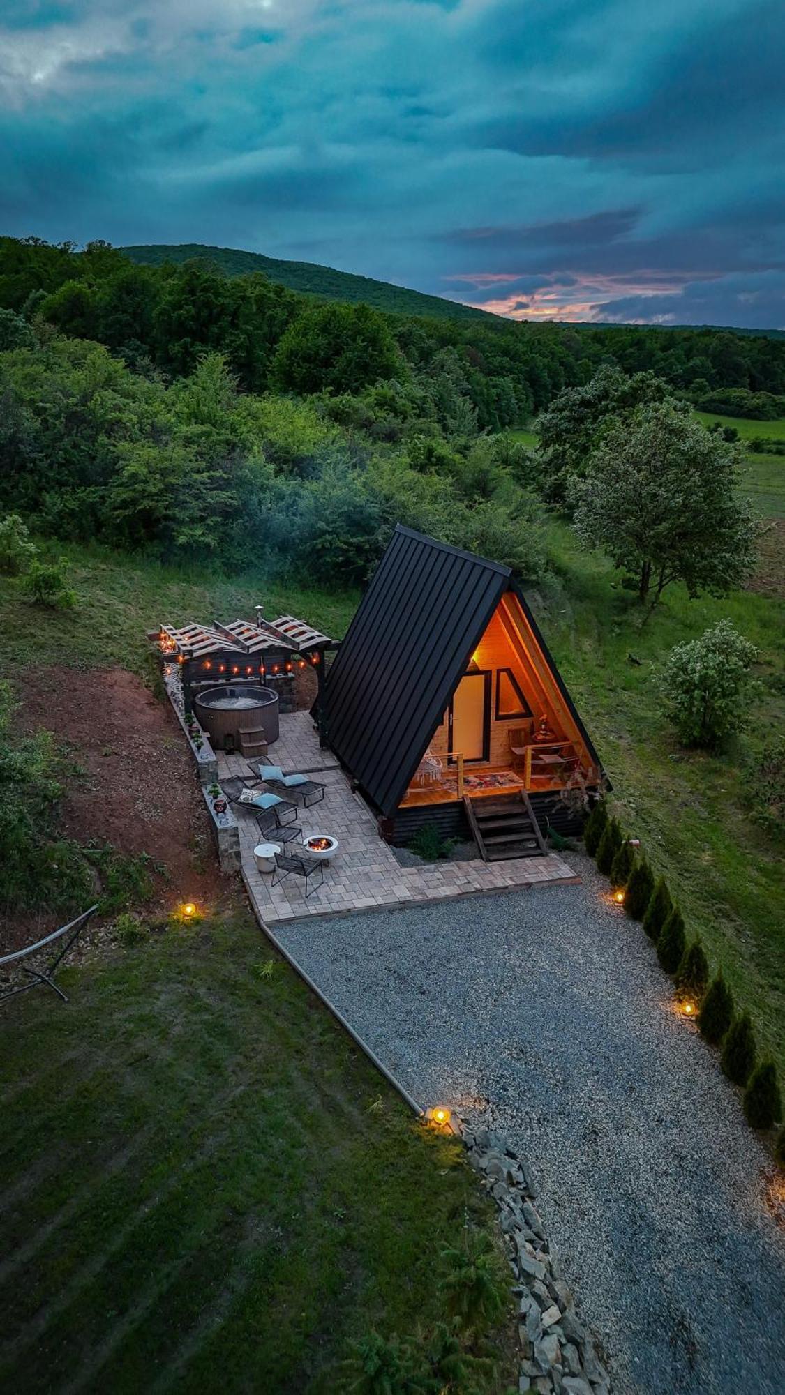 Hotel A Frame 1 Transalpina Petresti Exterior foto